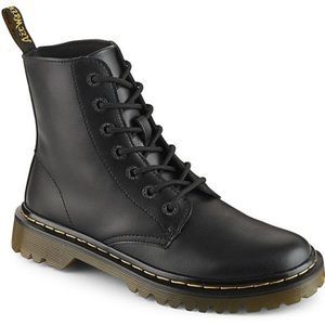 Dr martins.     Luana.   White any size   New